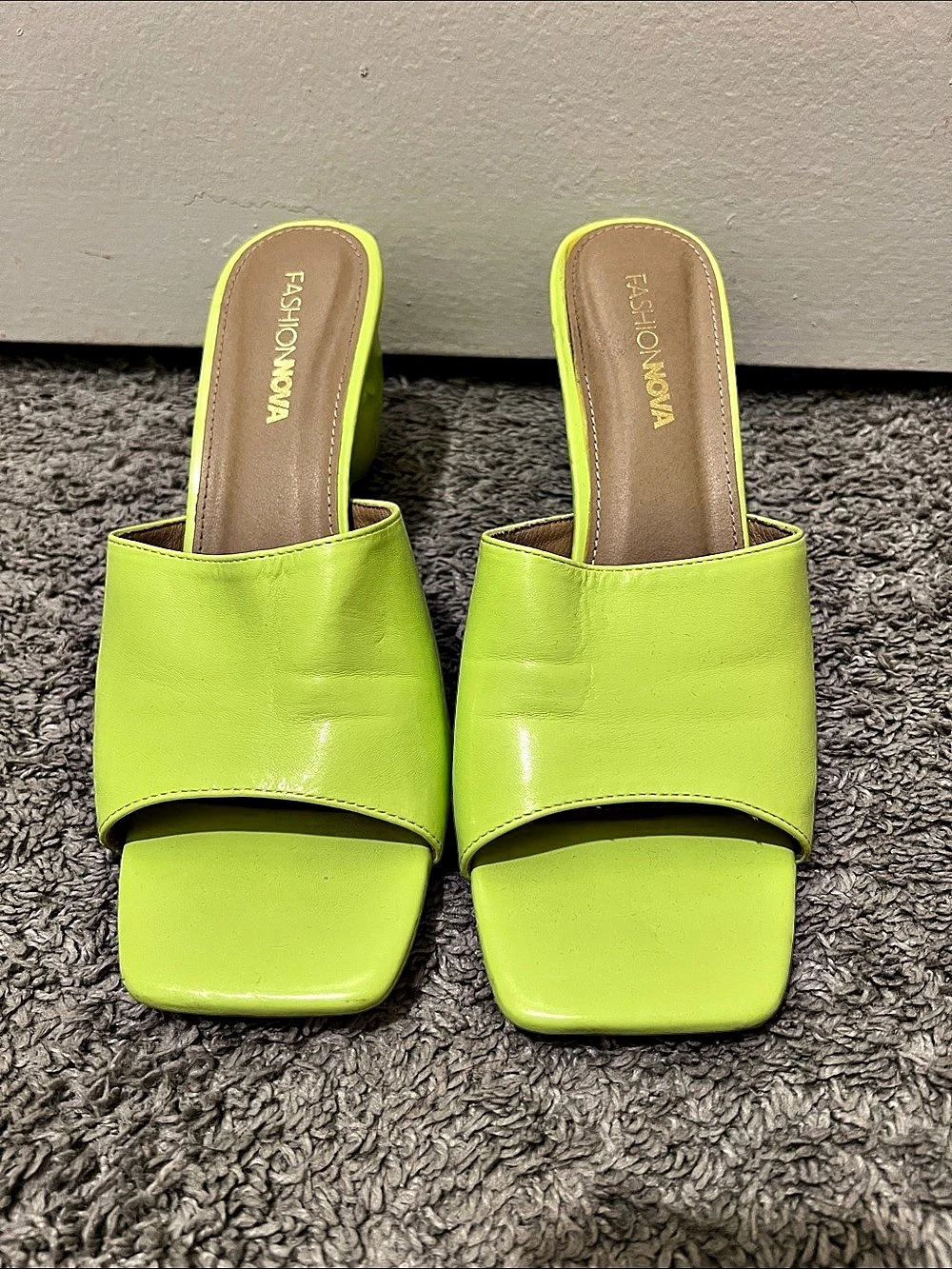 Fashion Nova Valentina Heart Heel Mules Green Like New